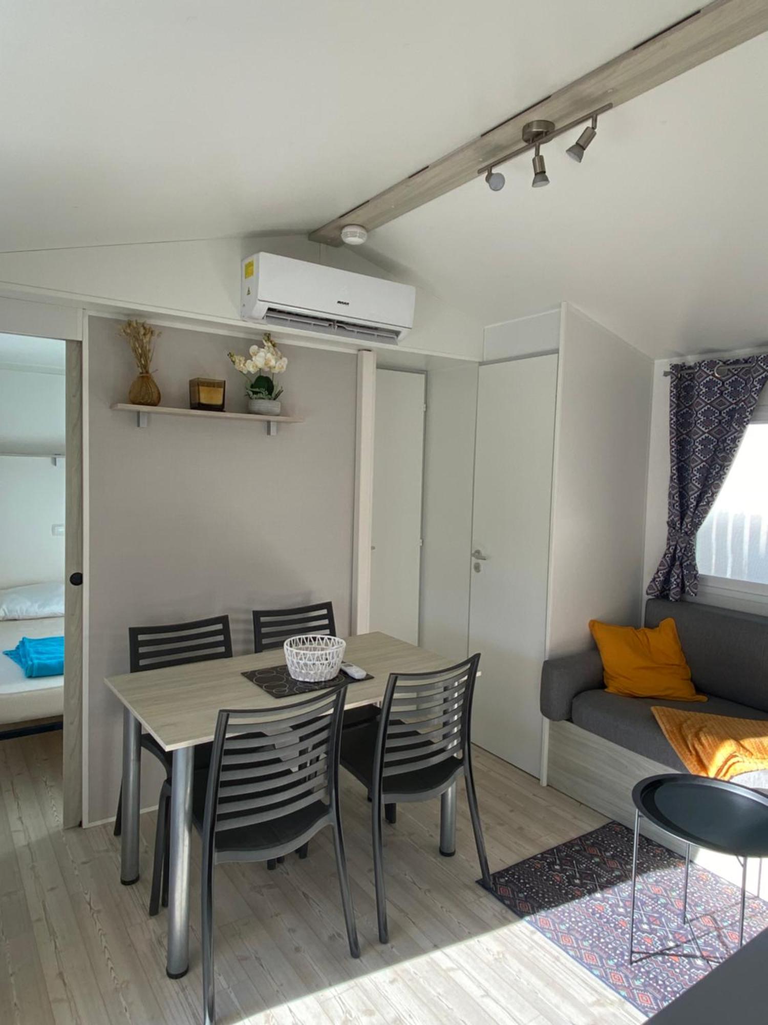 Campsite Mobil-home 5 Personnes Dans Mar Estang 4 Etoiles Avec Acces A La *